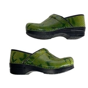 RARE!! Dansko Green Leather Snakeskin Clogs Size 39